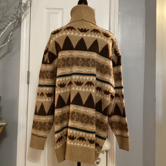 Aztec Print Sweater - Picture 5 of 6